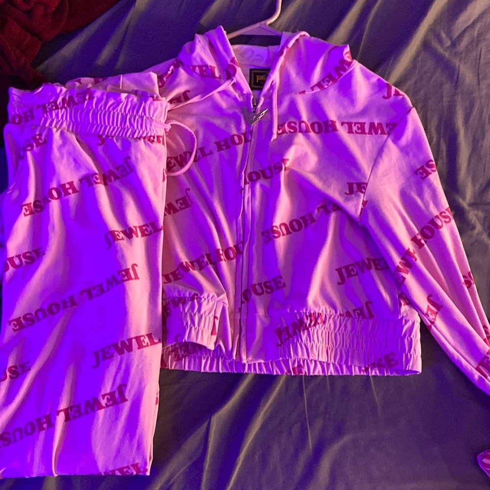 Jewle House Cropped Top & Pants
